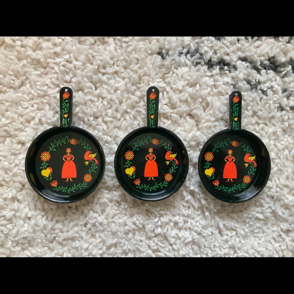 Vintage Decorative Mini Pans